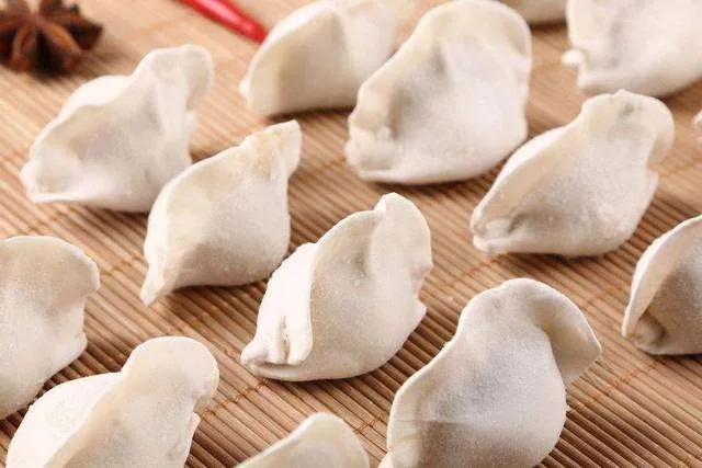 水餃源頭工廠質(zhì)檢白皮書：從微生物檢測(cè)到口感優(yōu)化的全維度把控